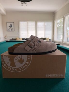 Stussy Birkenstock Suede Boston Clog - Taupe